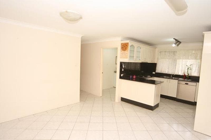 79 Sutherland Avenue, Kings Langley, Kings Langley - Thumbnail 4