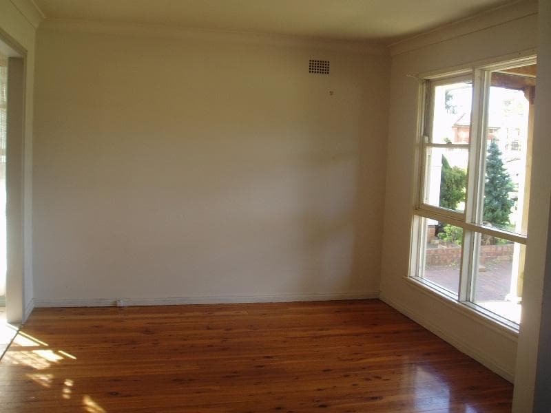 20 Iris Street, Guildford, Guildford - Thumbnail 2