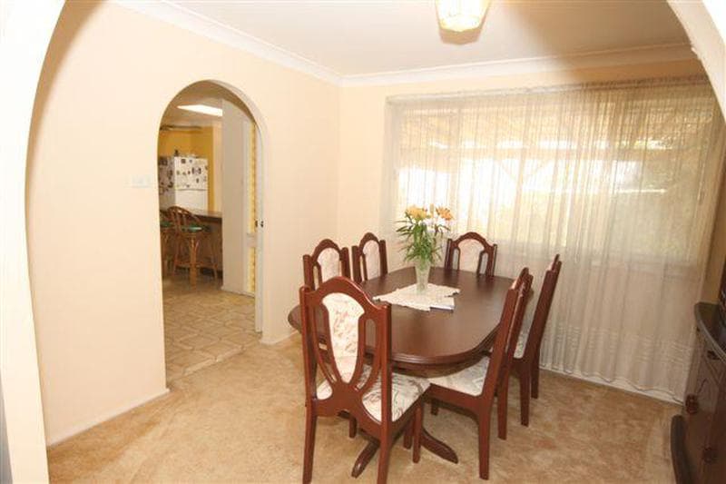 3 Nicholson Crescent, Kings Langley, Kings Langley - Thumbnail 3