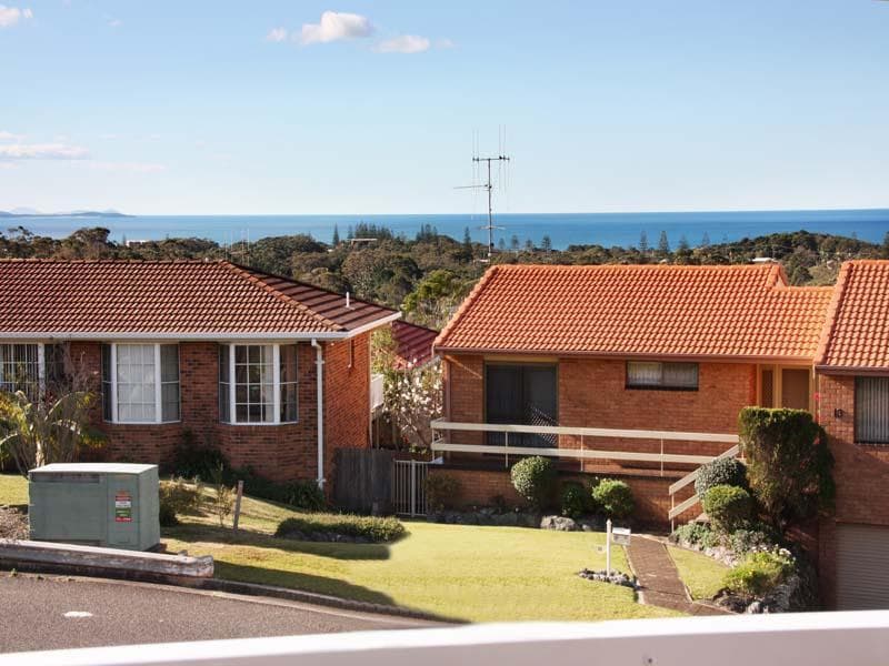 16 Oleander Avenue, Port Macquarie, Port Macquarie - Thumbnail 2