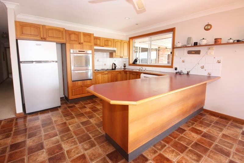 19 Verbena Avenue, Port Macquarie, Port Macquarie - Thumbnail 2