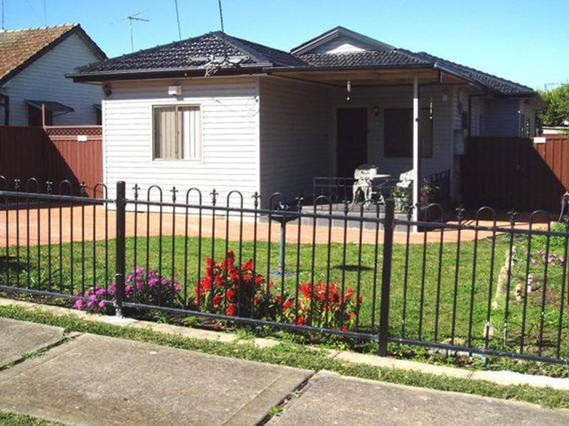 17 Clement Street, Guildford, Guildford - Image 1