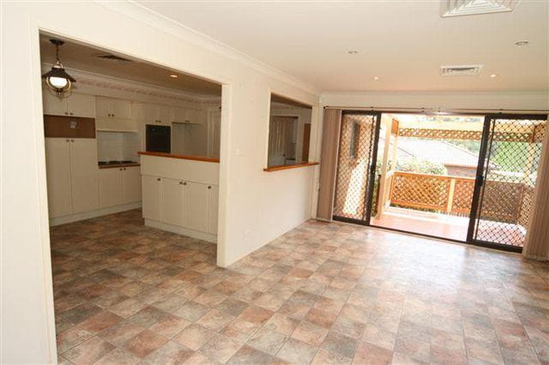 23 Hutchins Crescent, Kings Langley, Kings Langley - Thumbnail 2
