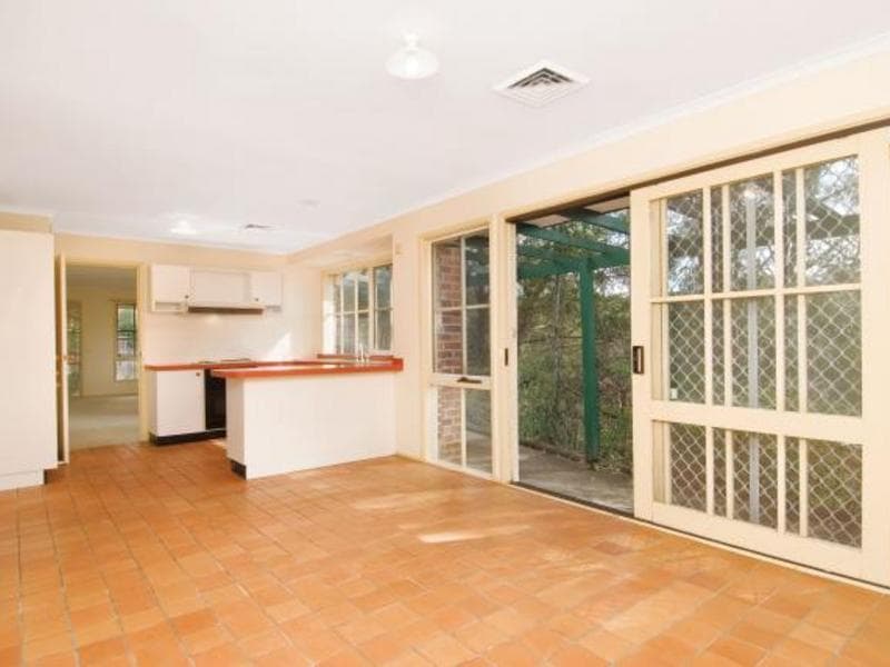 33 Pogson Drive, Cherrybrook, Cherrybrook - Thumbnail 2
