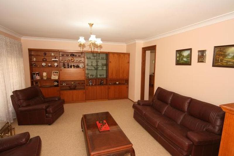 23 Plymouth Crescent, Kings Langley, Kings Langley - Thumbnail 2