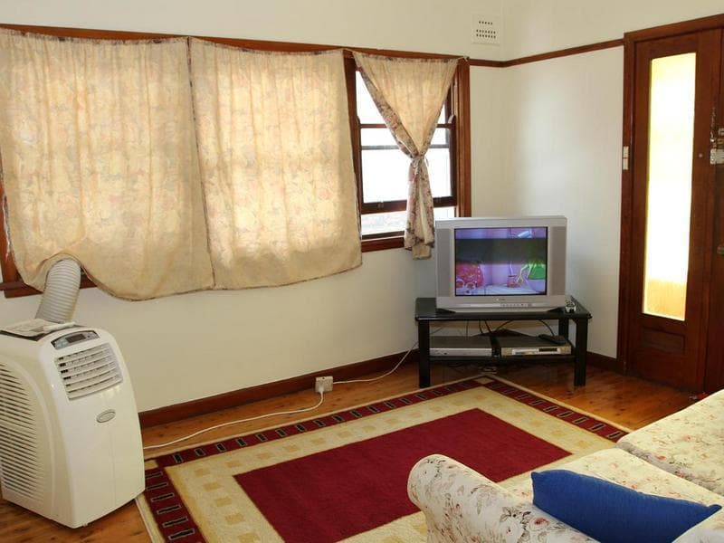 13 Orchard Road, Fairfield, Fairfield - Thumbnail 2