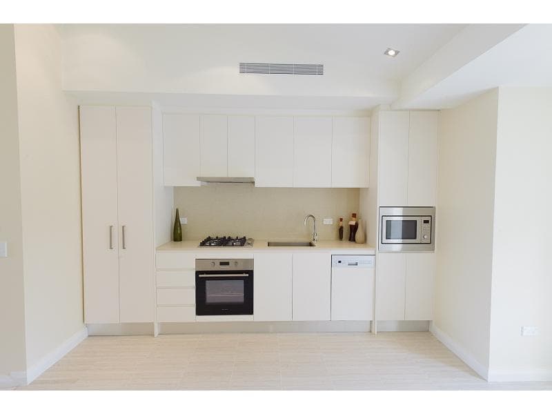 1																										Brenan St
														
								Fairfield, NSW 2165, Dee Why - Thumbnail 6
