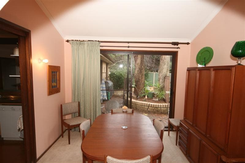12 James Cook Drive, Kings Langley, Kings Langley - Thumbnail 2