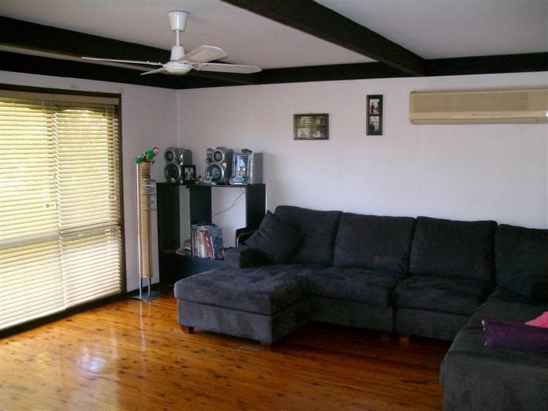 30 Sanders Crescent, Kings Langley, Kings Langley - Thumbnail 3