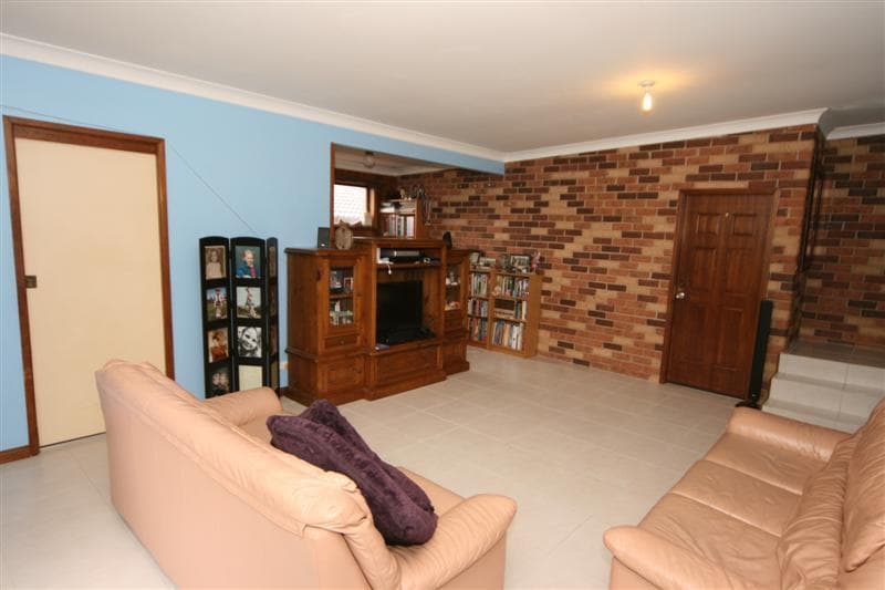 50 Whitby Road, Kings Langley, Kings Langley - Thumbnail 2