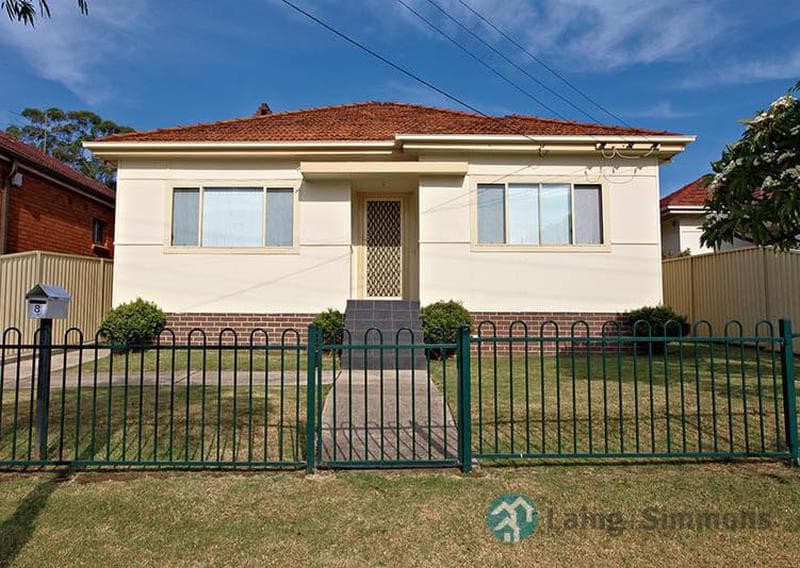 8 Chamberlain Road, Guildford, Guildford - Image 1