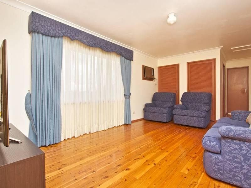 87 Lyle Street, Girraween, Girraween - Thumbnail 2