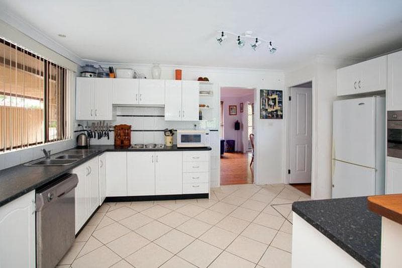 38 Sparman Crescent, Kings Langley, Kings Langley - Thumbnail 2