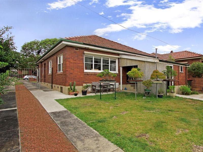 61 Caroline Street, Kingsgrove, Kingsgrove - Thumbnail 3