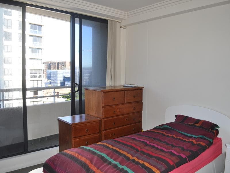 1106/1 Sergeants Lane, St Leonards, St Leonards - Thumbnail 2