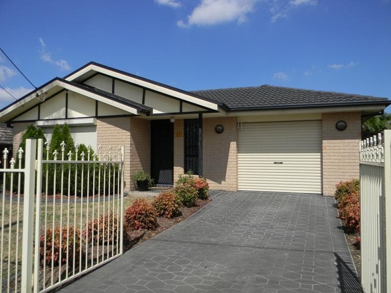 2/328																										Clovelly Road
														
								Clovelly, NSW 2031, Rooty Hill - Image 1