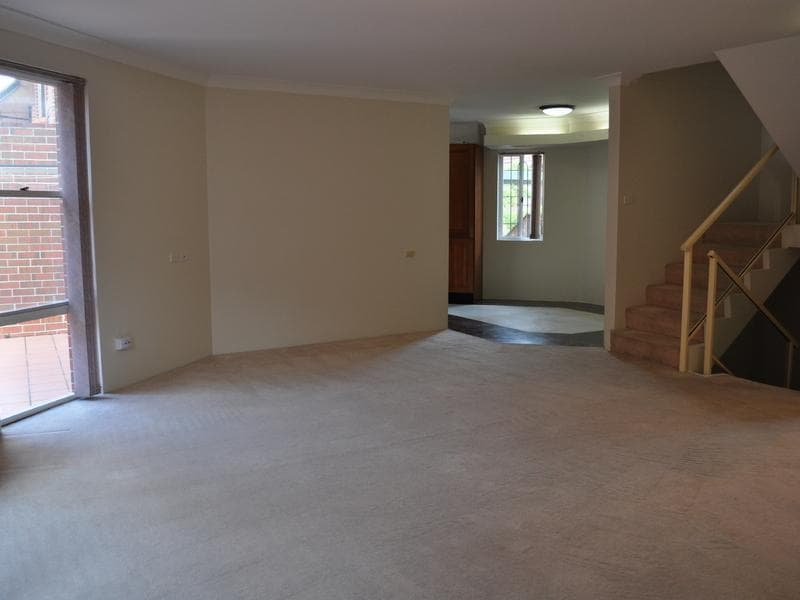 2/8 Eric Road, Artarmon, Artarmon - Image 1