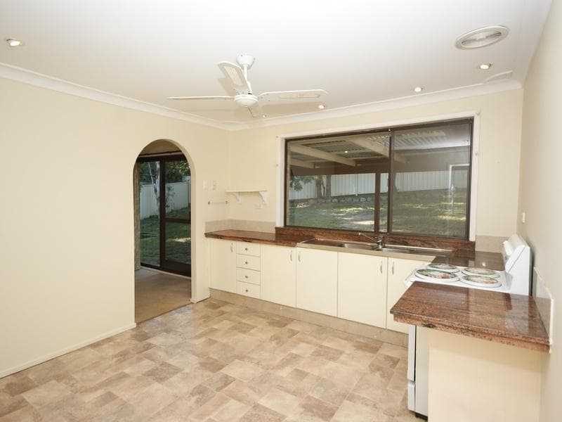 6 Torres Place, Kings Langley, Kings Langley - Thumbnail 3