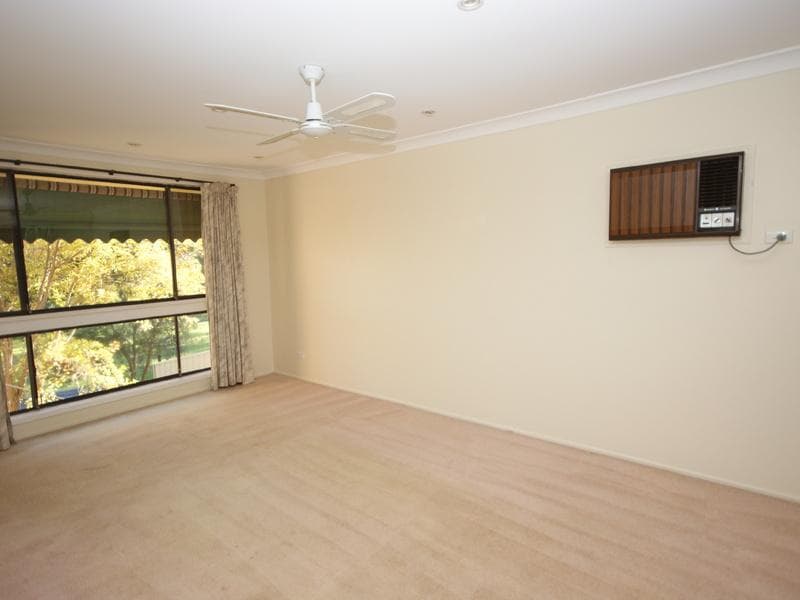 6 Torres Place, Kings Langley, Kings Langley - Thumbnail 4