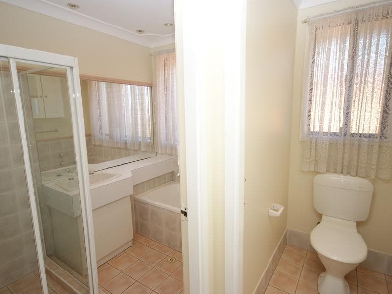 6 Torres Place, Kings Langley, Kings Langley - Thumbnail 6