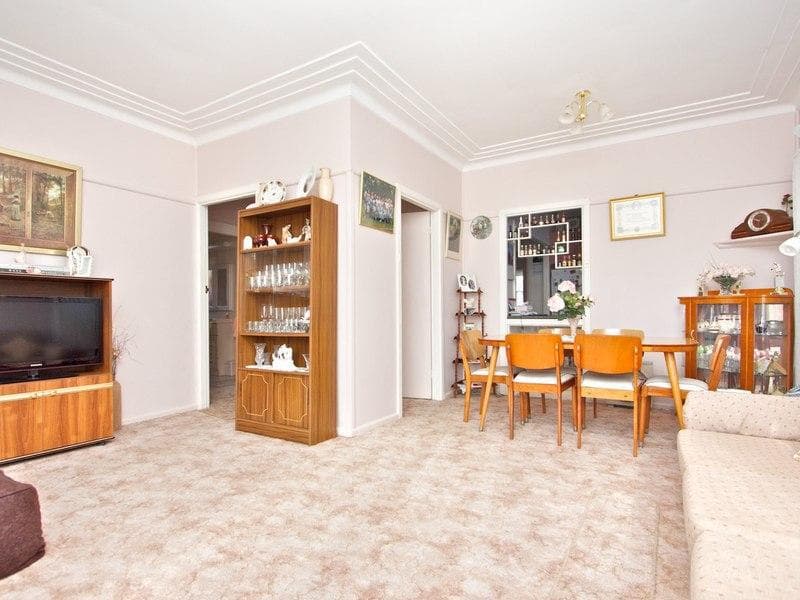 18 Waratah Street, Old Guildford, Old Guildford - Thumbnail 2