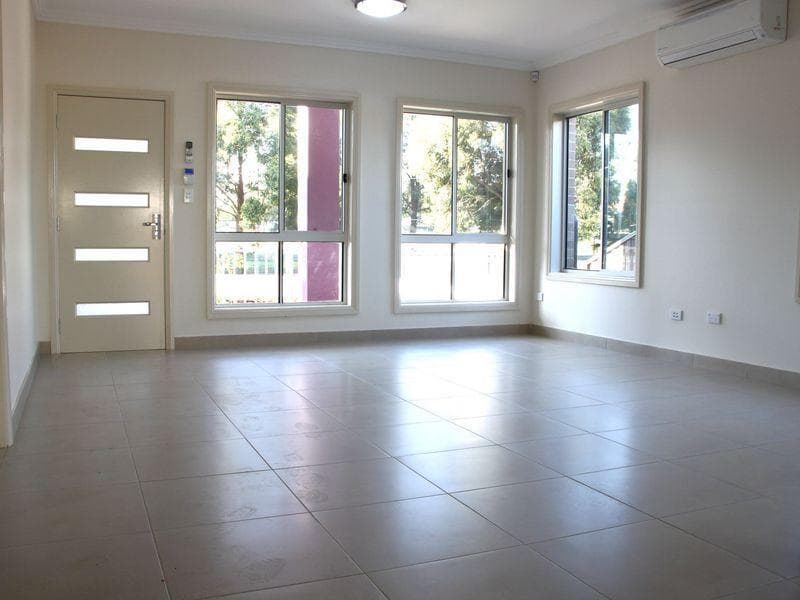 18d Koala Road, Greenacre, Greenacre - Thumbnail 3