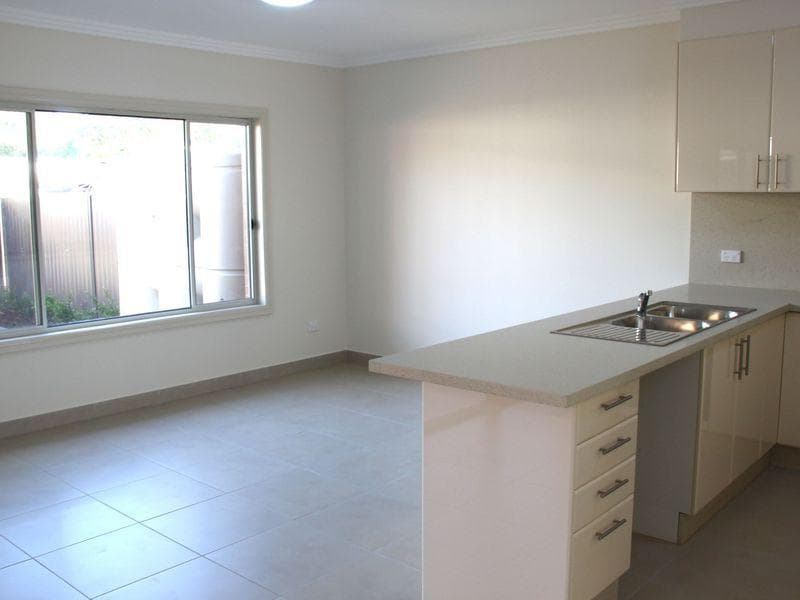 18d Koala Road, Greenacre, Greenacre - Thumbnail 5