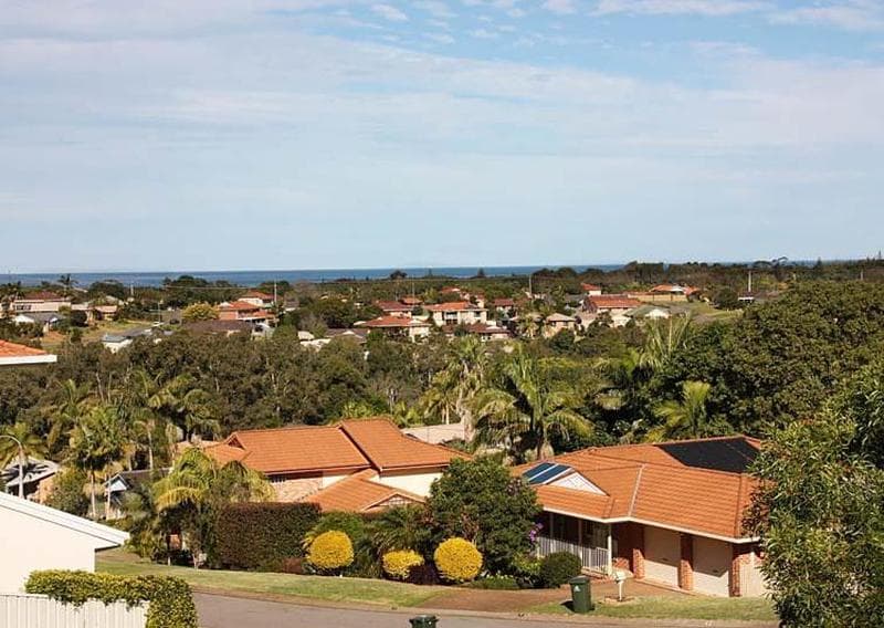 14 Coastlands Place, Port Macquarie, Port Macquarie - Thumbnail 2