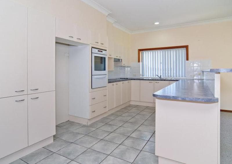 1																										Brenan St
														
								Fairfield, NSW 2165, Port Macquarie - Thumbnail 5