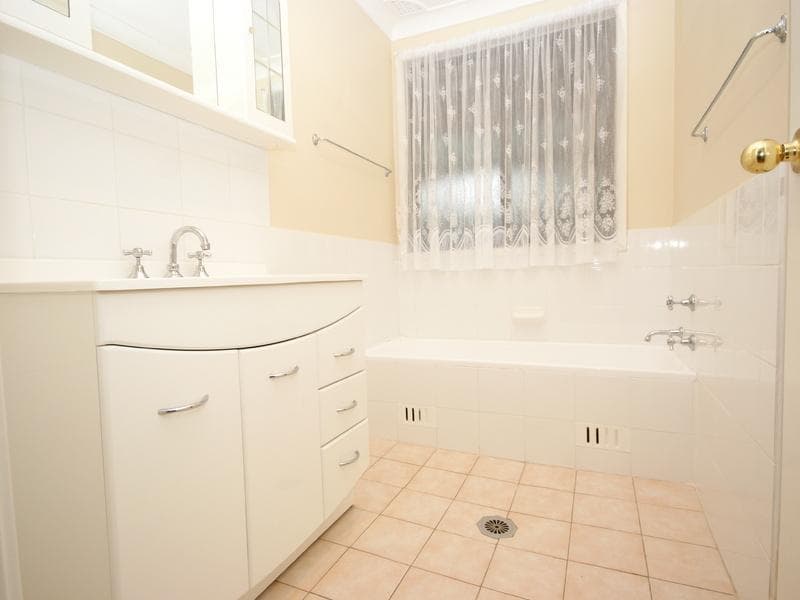 43 Marton Crescent, Kings Langley, Kings Langley - Thumbnail 5