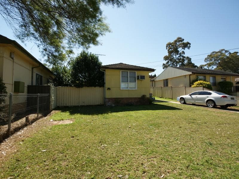10/33																										Everard Street
														
								Port Macquarie, NSW 2444, Lalor Park - Image 1