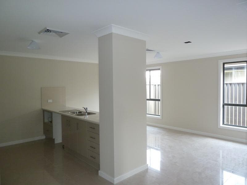 10/85c																										Ocean
														
								Woollahra, NSW 2025, Ropes Crossing - Thumbnail 3