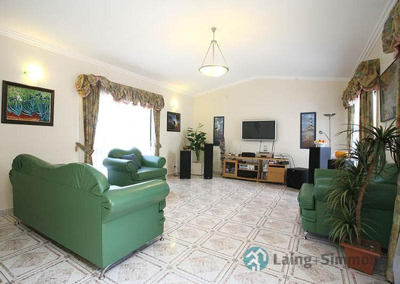 1																										Brenan St
														
								Fairfield, NSW 2165, Edensor Park - Thumbnail 4