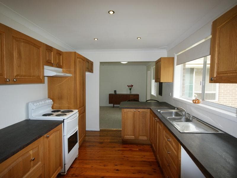 53																										Avoca Road
														
								Canley Heights, NSW 2166, Kings Langley - Thumbnail 4
