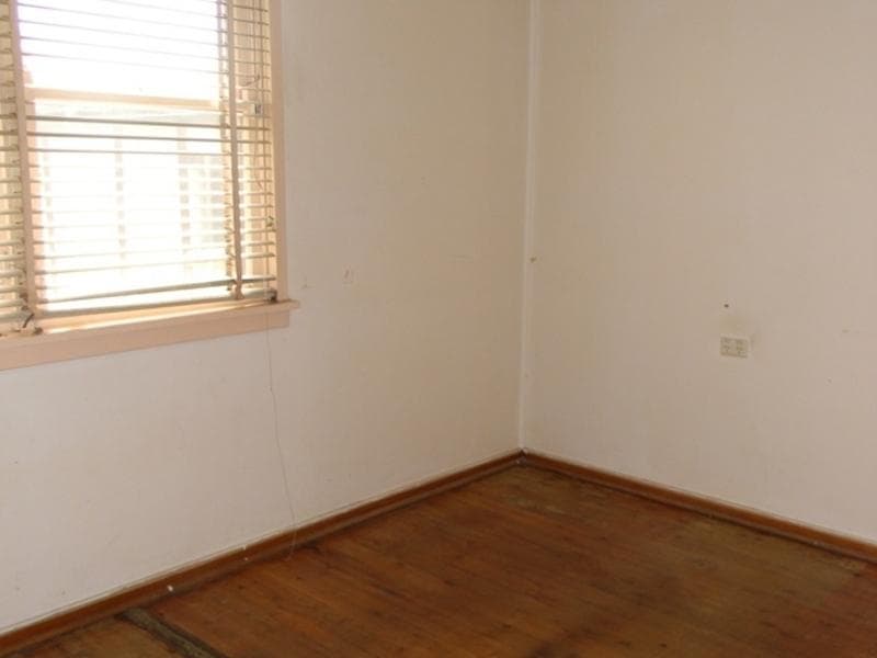 53																										Avoca Road
														
								Canley Heights, NSW 2166, Tregear - Thumbnail 7