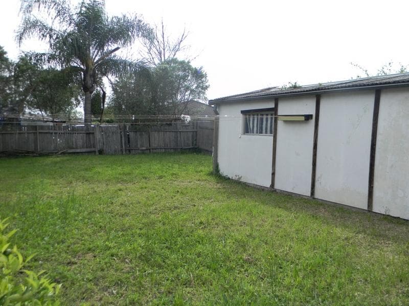 53																										Avoca Road
														
								Canley Heights, NSW 2166, Tregear - Thumbnail 8