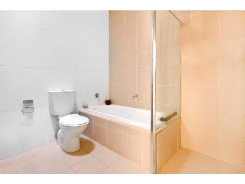 10/33																										Everard Street
														
								Port Macquarie, NSW 2444, Narraweena - Thumbnail 5
