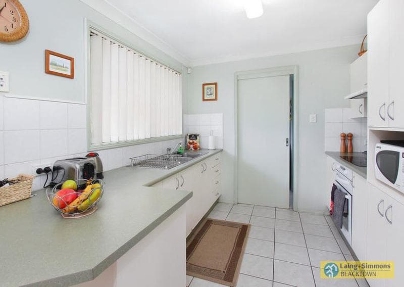 10/33																										Everard Street
														
								Port Macquarie, NSW 2444, Marayong - Thumbnail 2