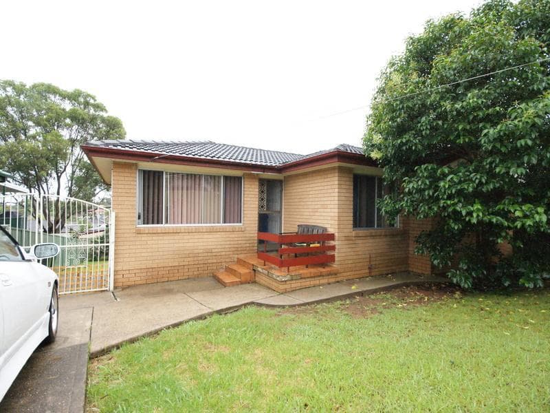 10/33																										Everard Street
														
								Port Macquarie, NSW 2444, Marayong - Image 1