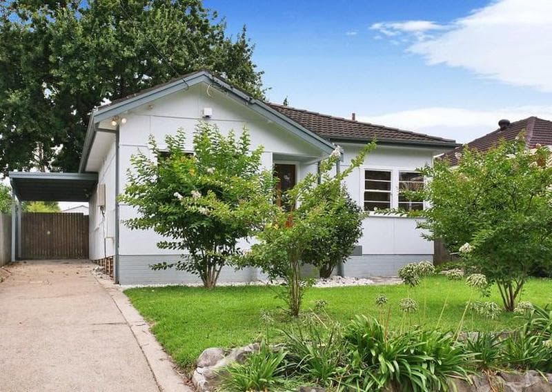 22 Byron Road, Guildford, Guildford - Image 1
