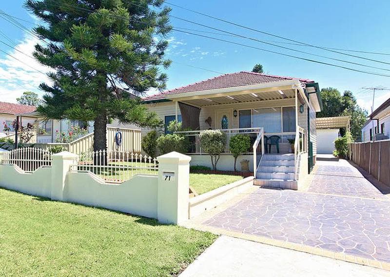 71 Eve Street, Guildford, Guildford - Image 1