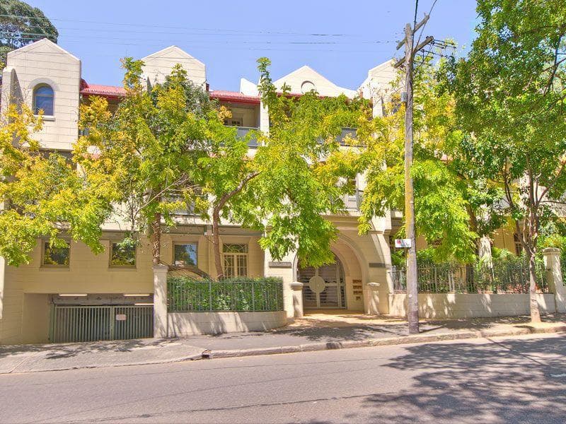 3/6																										Crisallen Street
														
								Port Macquarie, NSW 2444, Glebe - Image 1