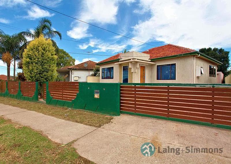 1																										Brenan St
														
								Fairfield, NSW 2165, Fairfield - Thumbnail 2