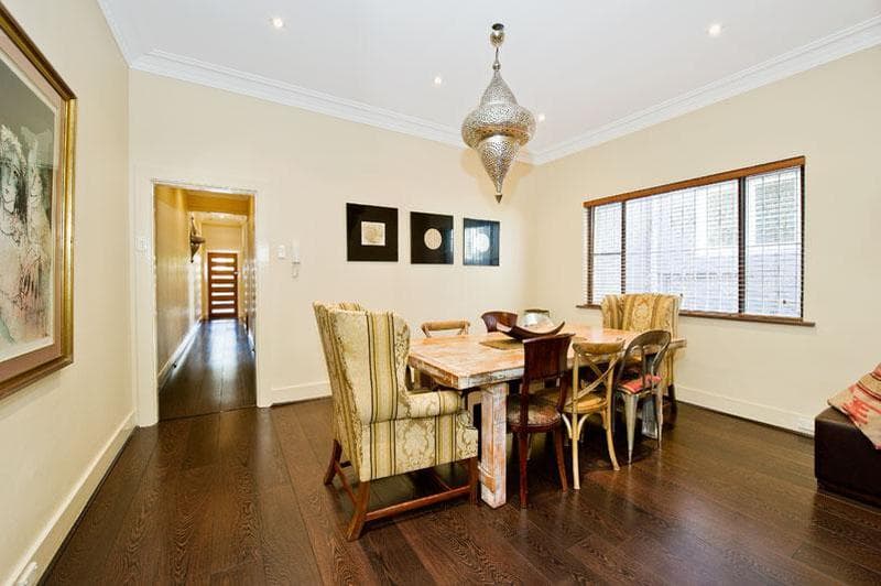 1																										Brenan St
														
								Fairfield, NSW 2165, Bondi Beach - Thumbnail 4