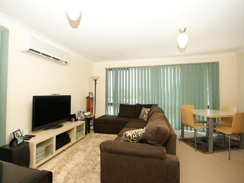 8 Morey Place, Kings Langley, Kings Langley - Thumbnail 2
