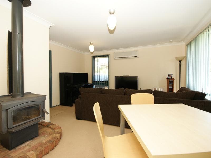 8 Morey Place, Kings Langley, Kings Langley - Thumbnail 3
