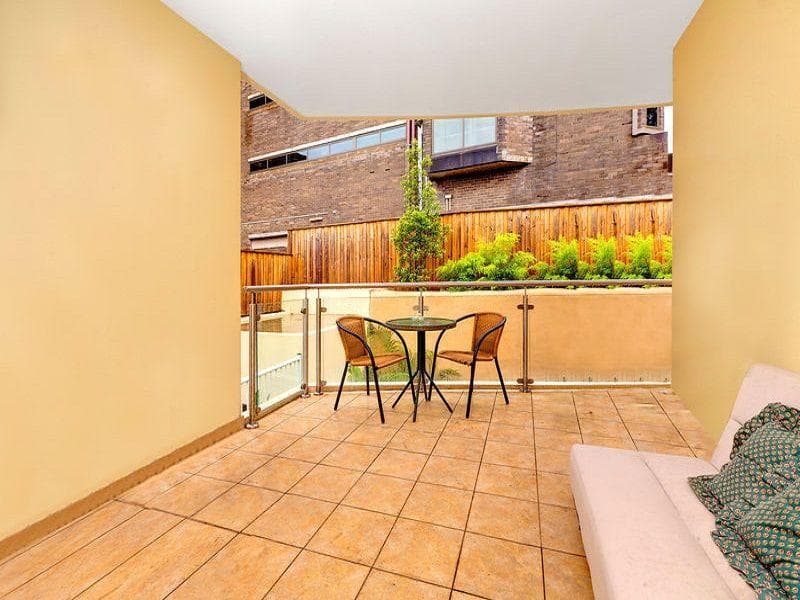 1																										Brenan St
														
								Fairfield, NSW 2165, Dee Why - Thumbnail 3