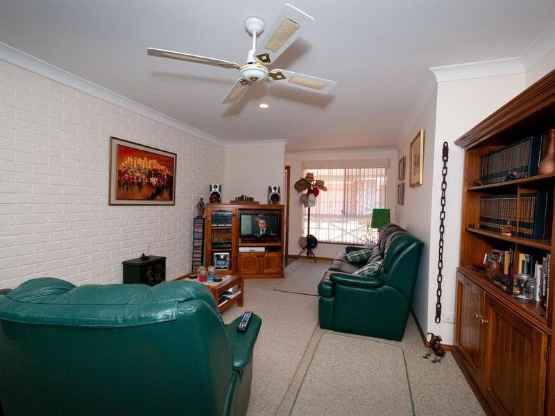 4/2 Gordon Street, Port Macquarie, Port Macquarie - Thumbnail 2