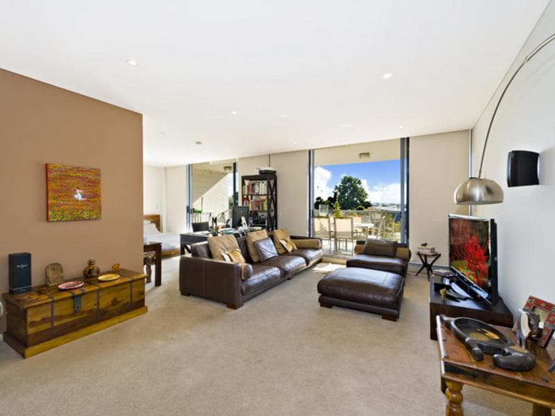 1																										Brenan St
														
								Fairfield, NSW 2165, Mascot - Thumbnail 2