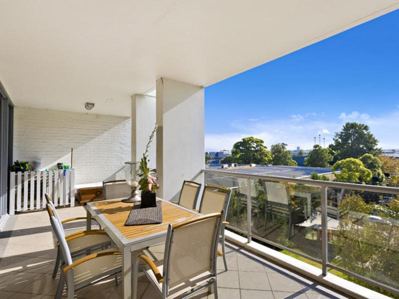 1																										Brenan St
														
								Fairfield, NSW 2165, Mascot - Thumbnail 3